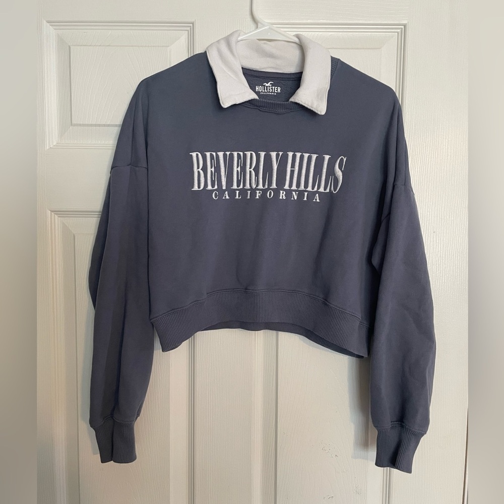 Hollister Women’s XS Beverly Hills California Blue Sweatshirt with White Collar
